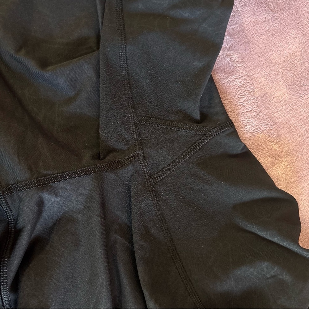 Lululemon Black Tonal Pattern Mesh Panel Crop Leggings Size 8 Activewear - Picture 6 of 6